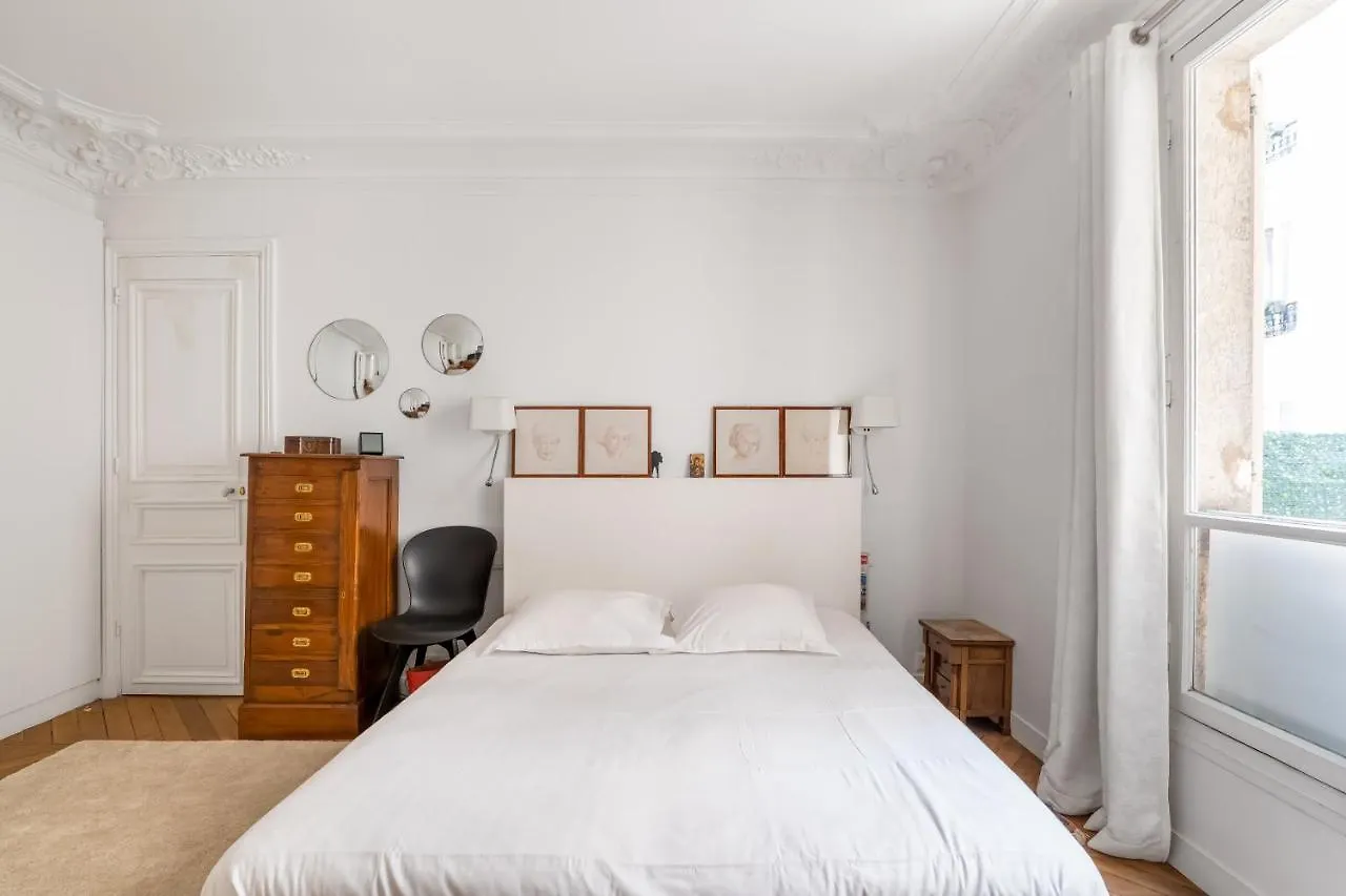 Veeve - Fresh As A Daisy Apartment Paris 0*,  France
