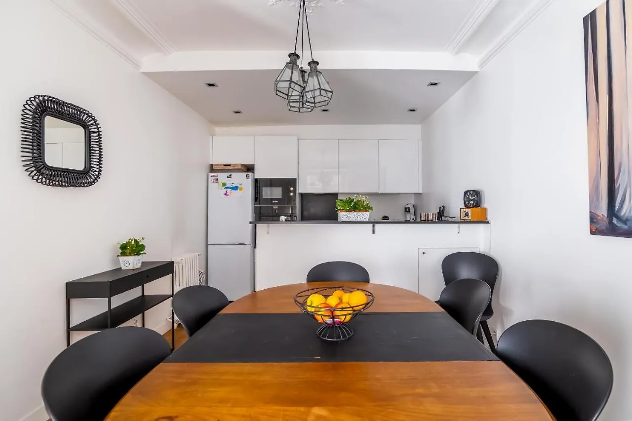 Veeve - Fresh As A Daisy Apartment Paris France
